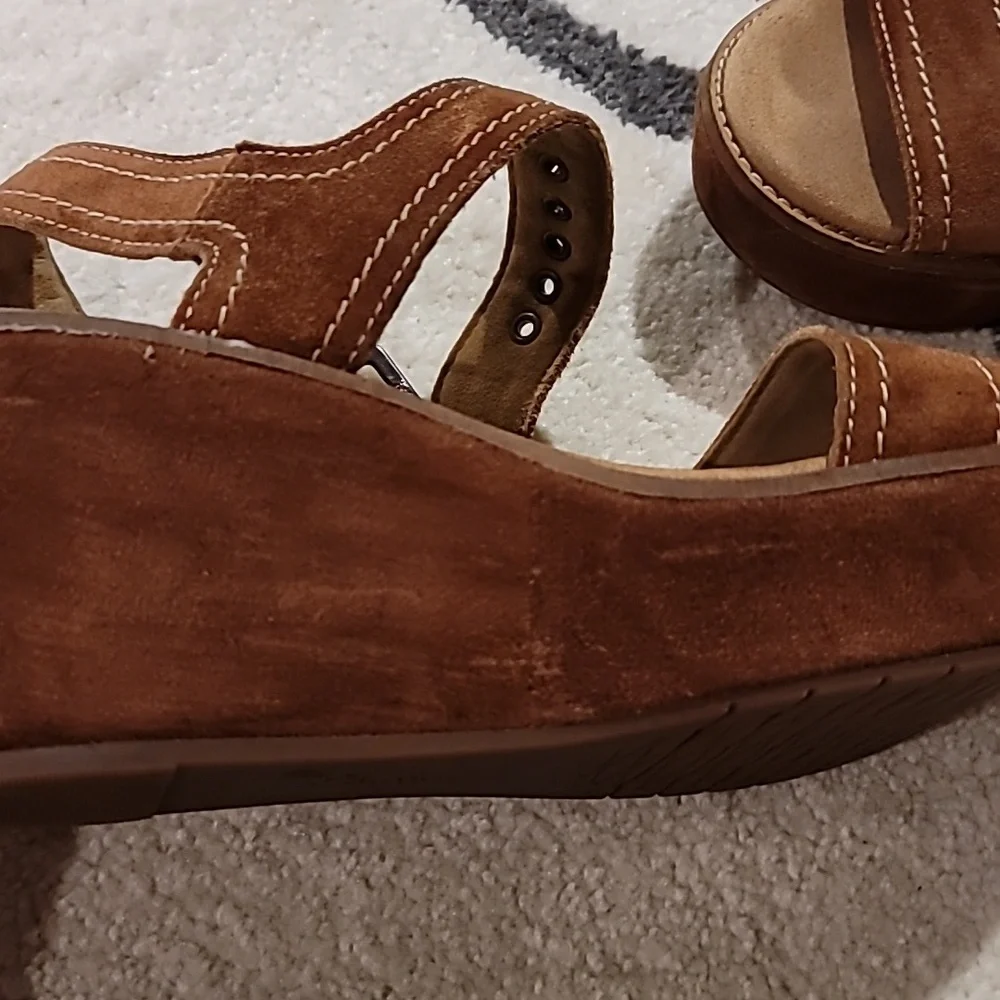 Clarks Ainsley Orchid 8.5M suede platform wedge adjustable ankle strap